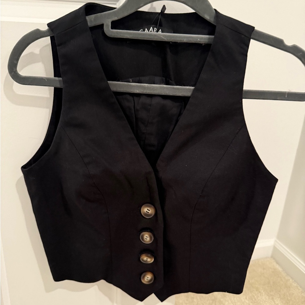 Caara Black best NWT